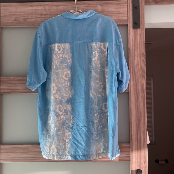 Tommy Bahama silk embroidered shirt - Picture 3 of 14
